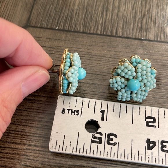 Vintage Japan Blue Flower Seed Bead Screw Back Clip Earrings - Picture 11 of 14